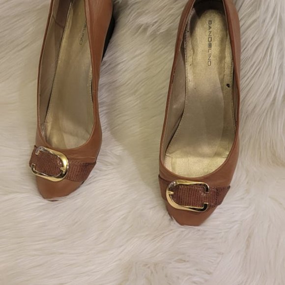 Bandolino Women's BD Jobey Brown Leather Wedge with Gold Buckle Strap Size 10M - Picture 4 of 14